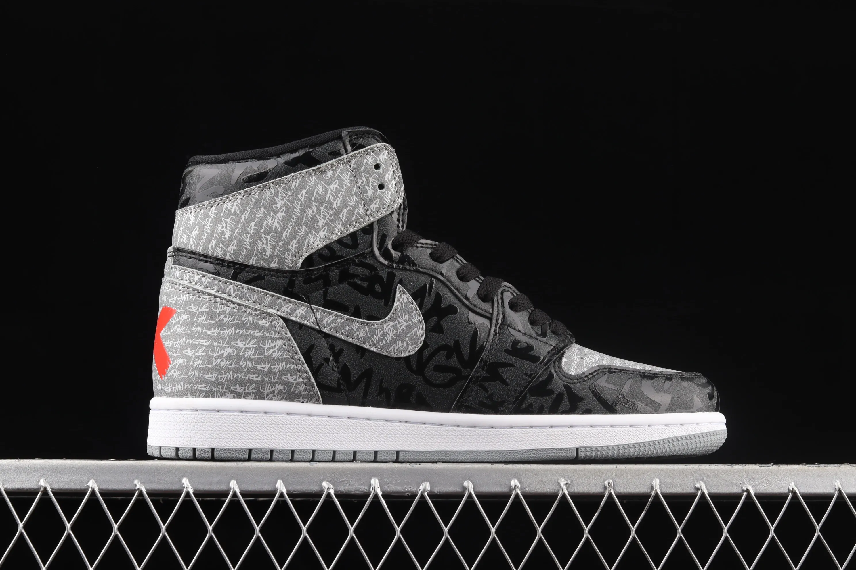 All categories Air Jordan Jordan series basketball shoes Air Jordan 1 High Cost-effective version Air Jordan 1 High OG "Rebellionaire" AJ1 Joe 1 black and gray banned "Rebelionaire" high-top basketball shoes 555088-036